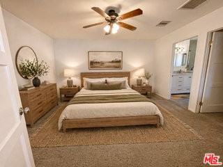 17345 Hamlin St - Photo 6 of 8