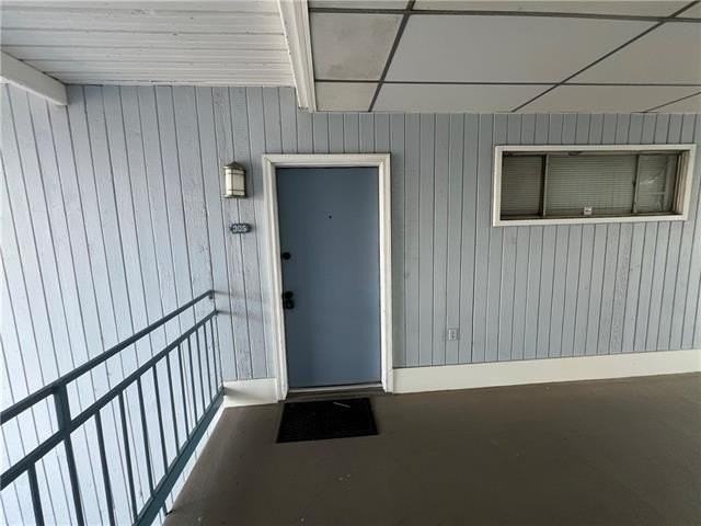 318 Lake Marina Ave #305 - Photo 3 of 24