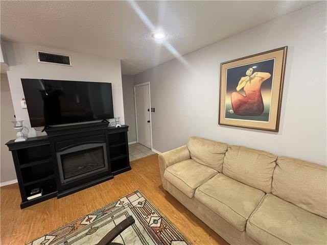 318 Lake Marina Ave #305 - Photo 4 of 24