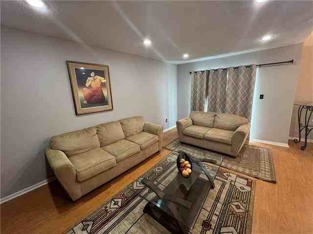 318 Lake Marina Ave #305 - Photo 5 of 24