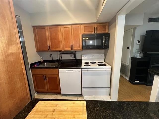 318 Lake Marina Ave #305 - Photo 7 of 24