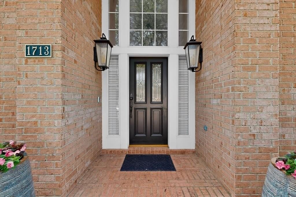 1713 Water Lily Dr - Photo 2 of 40