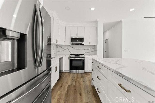 2216 Veteran Ave - Photo 7 of 8
