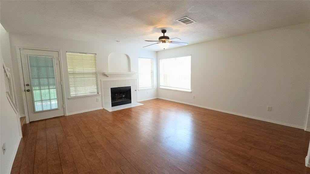 2244 Chapman Dr - Photo 2 of 17