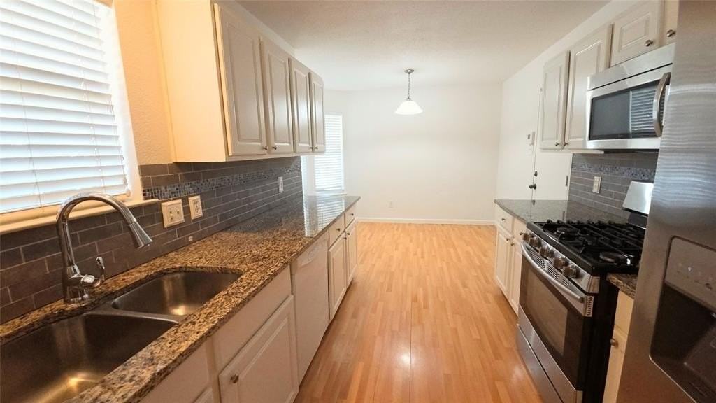 2244 Chapman Dr - Photo 6 of 17