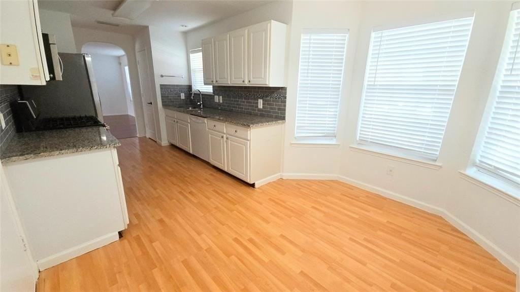2244 Chapman Dr - Photo 7 of 17