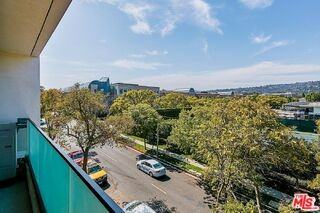 328 N Maple Dr #303 - Photo 2 of 8