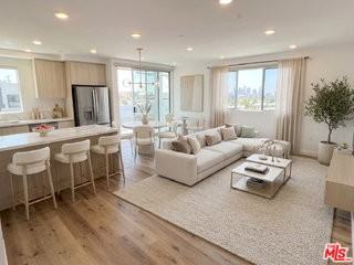 1143 Glenville Dr #301 - Photo 4 of 8