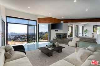 8424 Grand View Dr - Photo 3 of 8