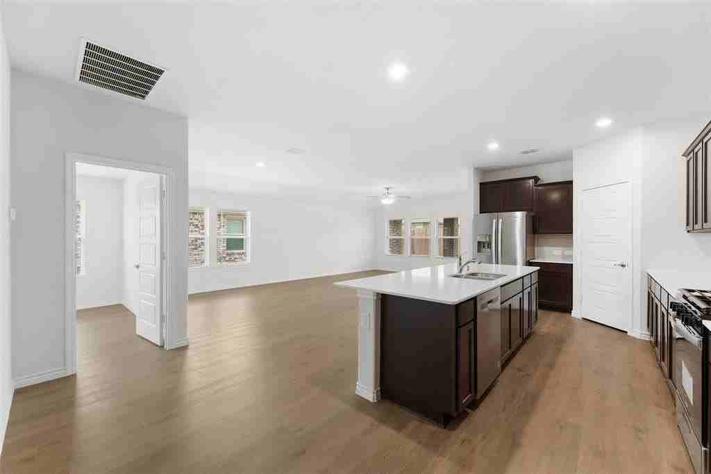 1332 Pierce St - Photo 3 of 19