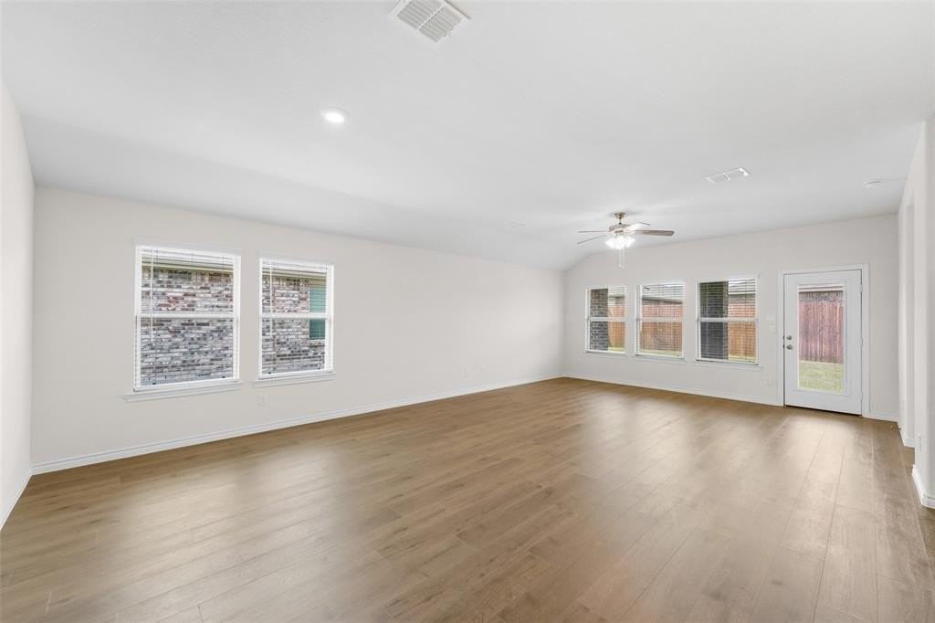 1332 Pierce St - Photo 5 of 19