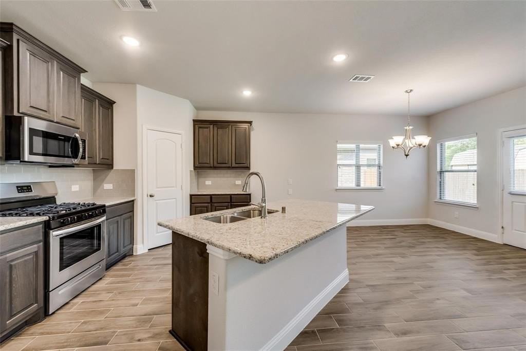 4008 Gray Wolf Dr - Photo 4 of 18