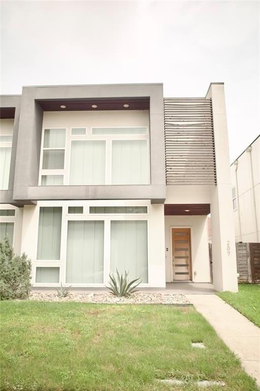 207 Adrian Dr - Photo 2 of 28