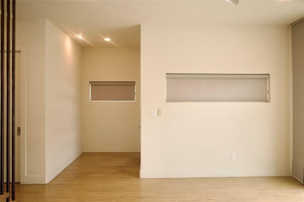 207 Adrian Dr - Photo 6 of 28