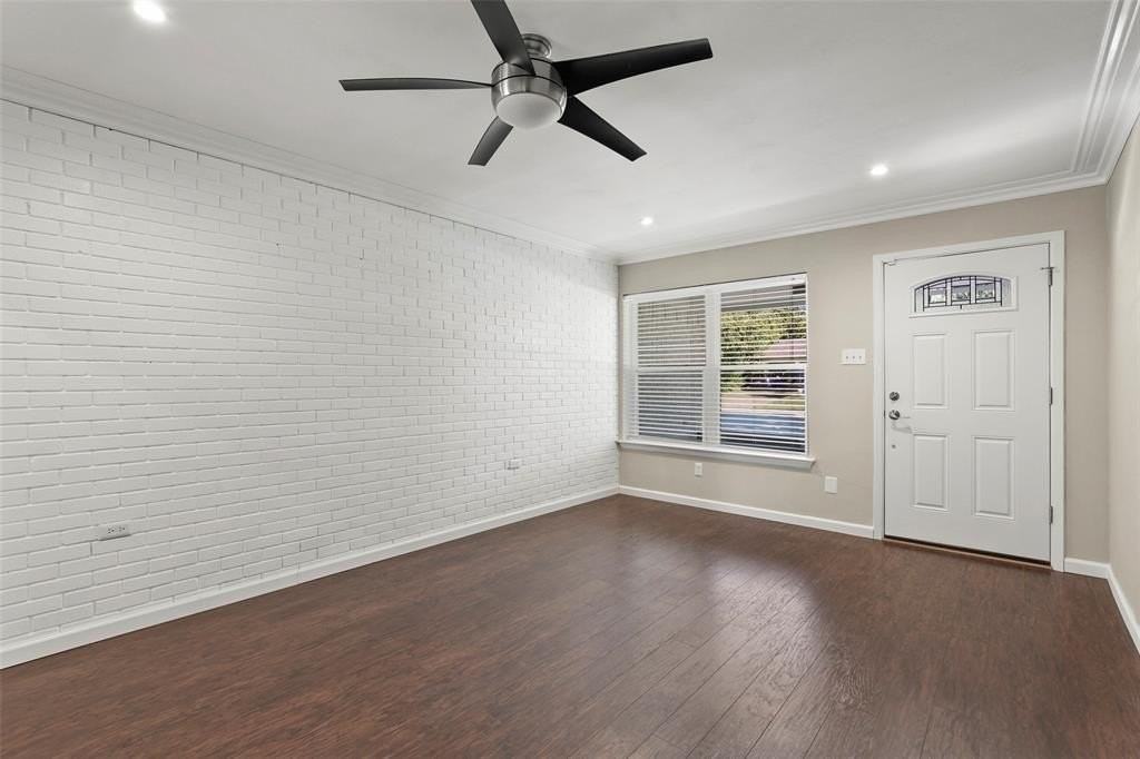 525 Melrose Dr - Photo 5 of 25