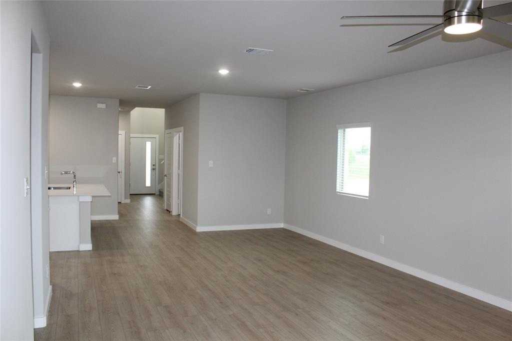144 Millwood Rd - Photo 4 of 23
