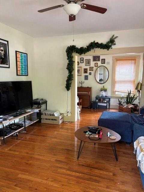 1420 W 10th St - Photo 7 of 17