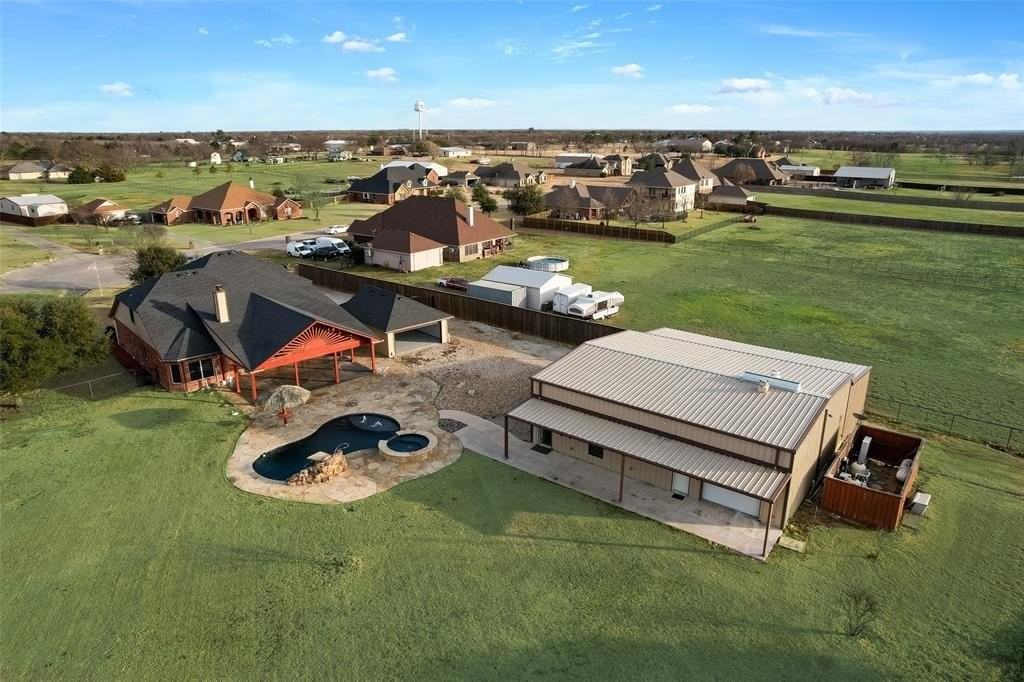 1088 Harvest Hill Cir - Photo 4 of 40