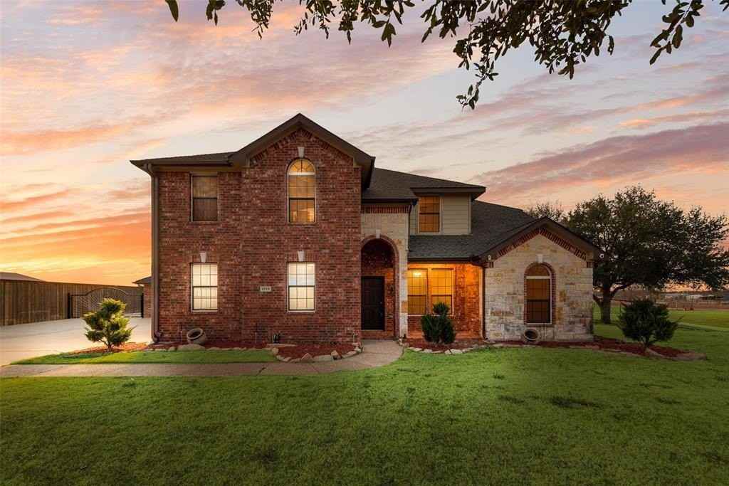 1088 Harvest Hill Cir - Photo 5 of 40