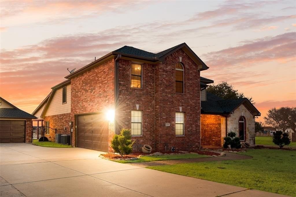 1088 Harvest Hill Cir - Photo 6 of 40
