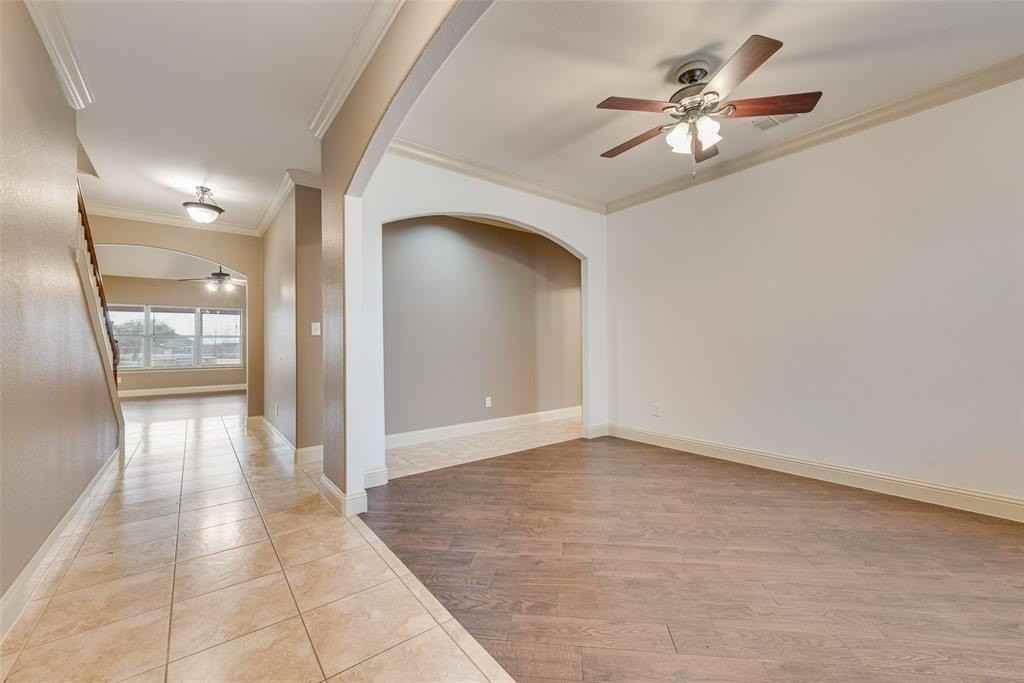 1088 Harvest Hill Cir - Photo 7 of 40