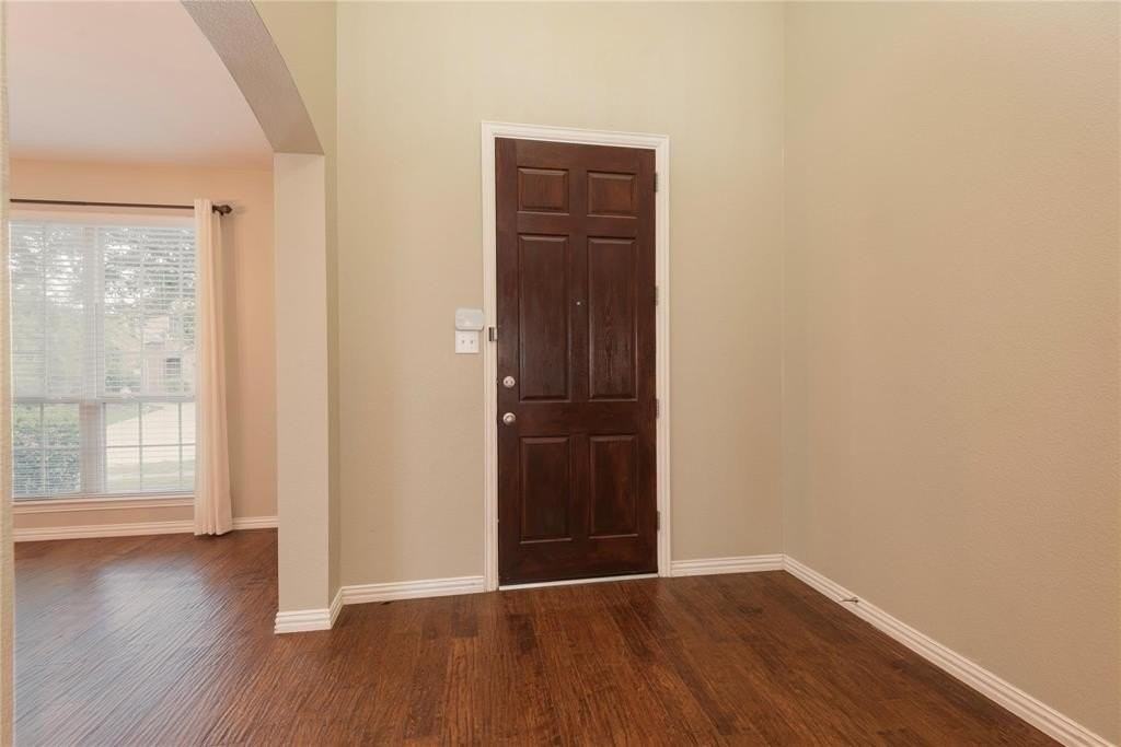 2613 Patriot Dr - Photo 4 of 35