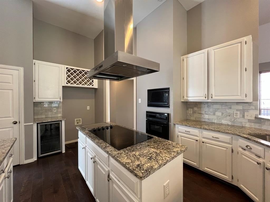 9811 Cliffside Dr - Photo 5 of 26