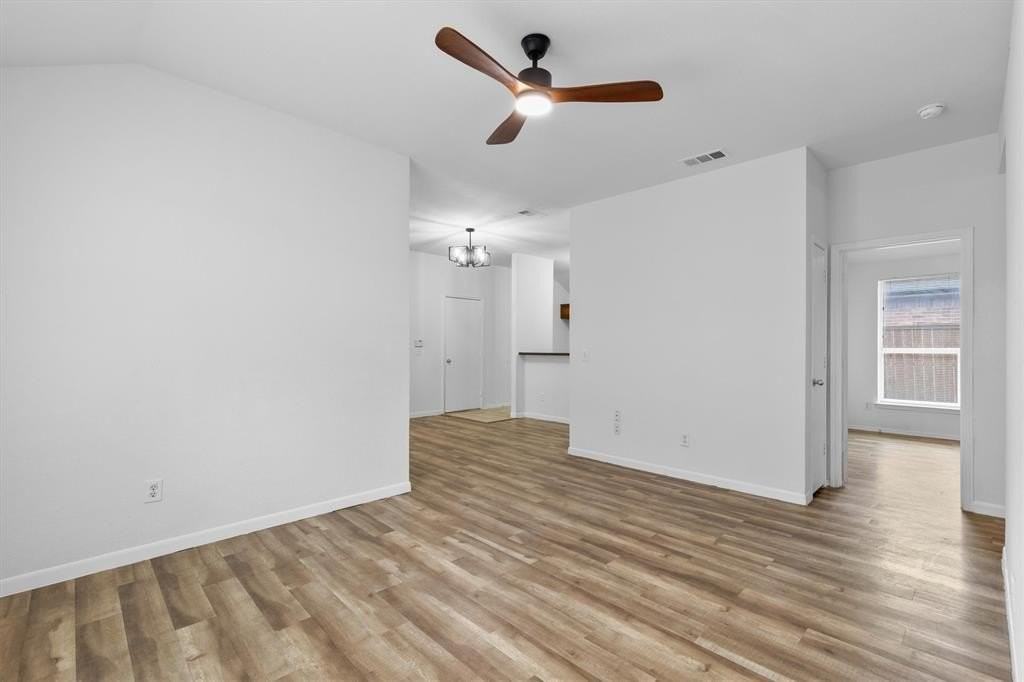 710 Kerwin Ct - Photo 3 of 18