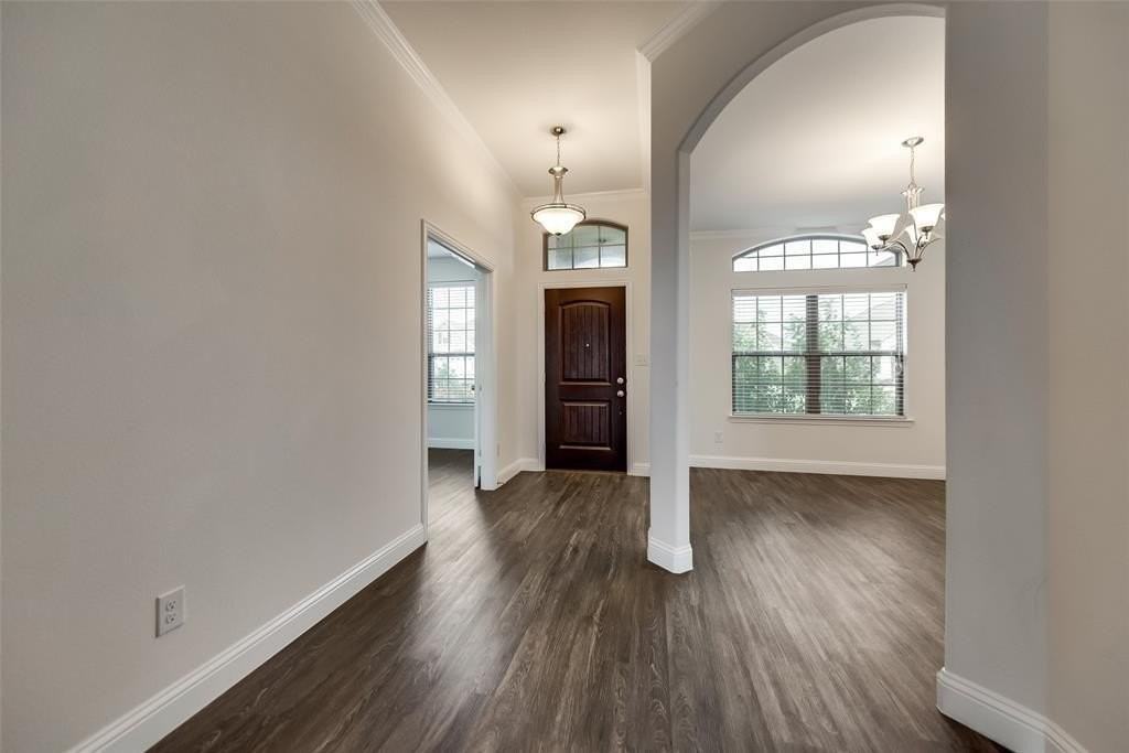 2910 Winchester Ave - Photo 2 of 23