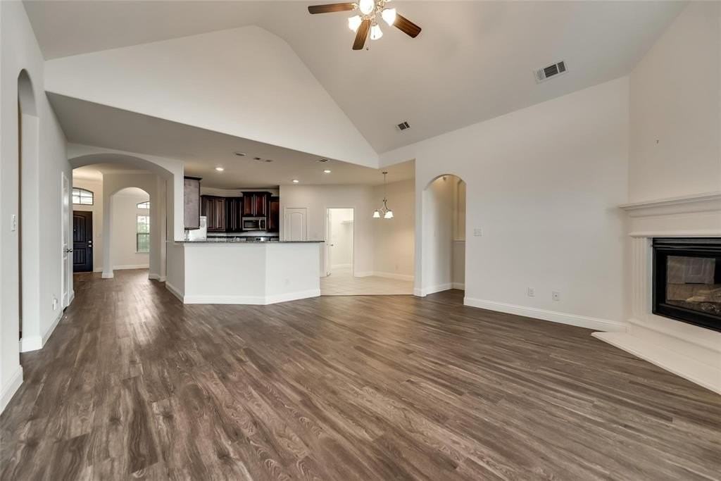 2910 Winchester Ave - Photo 7 of 23