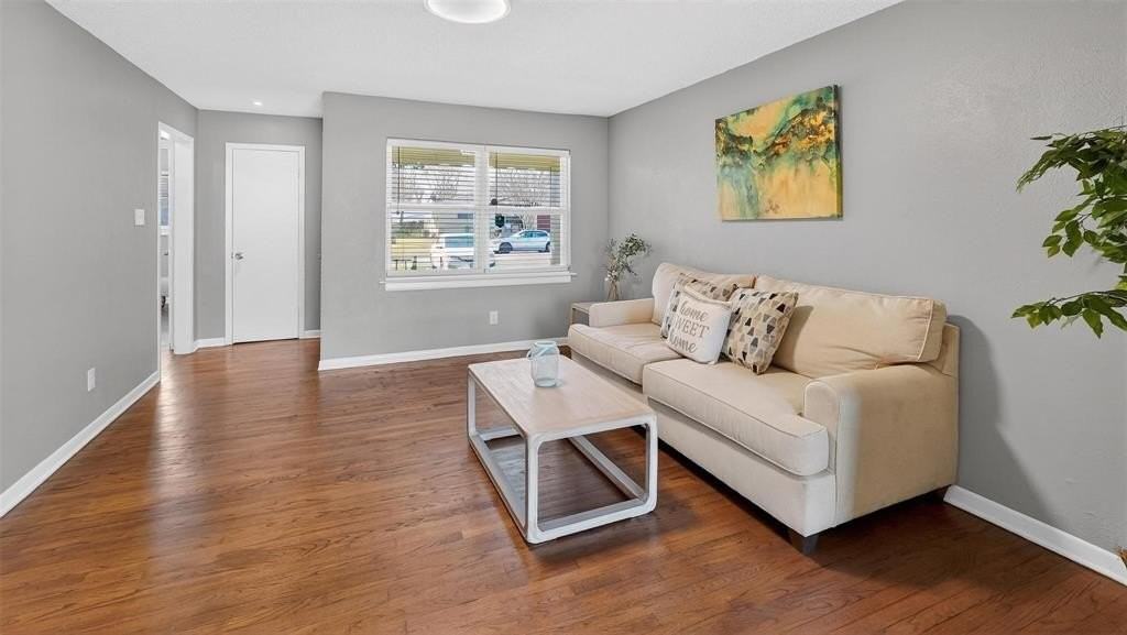 8155 Shafter Dr - Photo 3 of 30