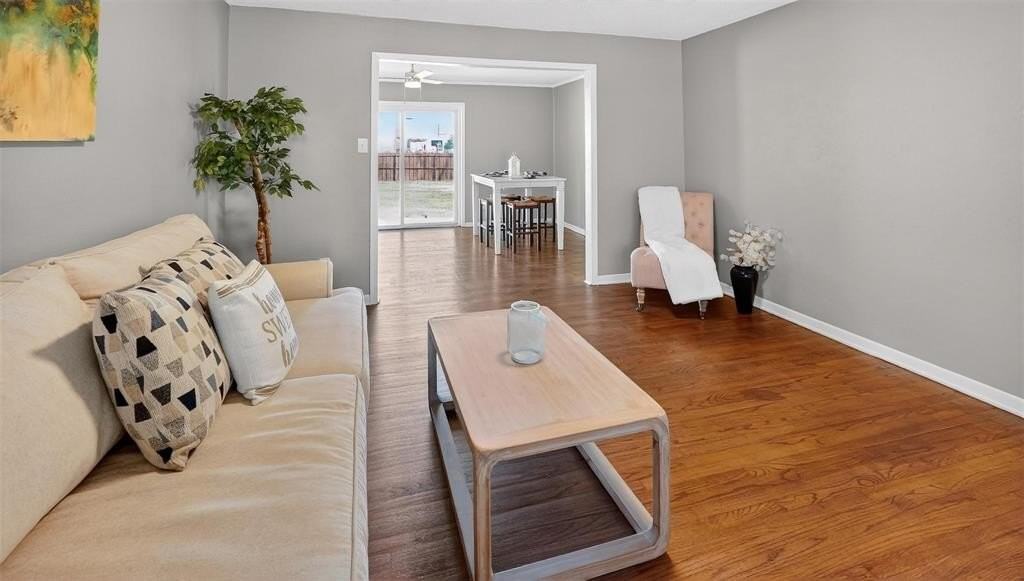 8155 Shafter Dr - Photo 4 of 30