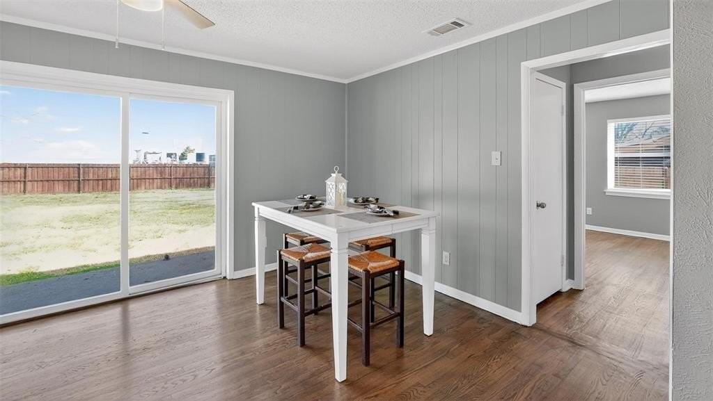 8155 Shafter Dr - Photo 5 of 30