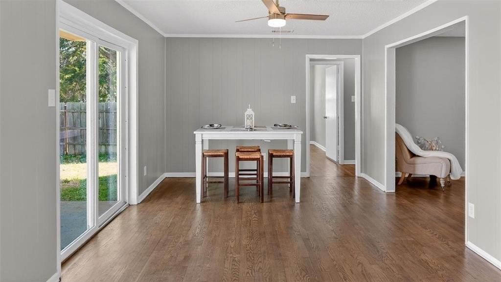 8155 Shafter Dr - Photo 6 of 30