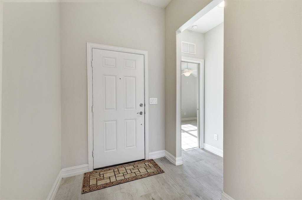 2213 Olivia Ln - Photo 2 of 12