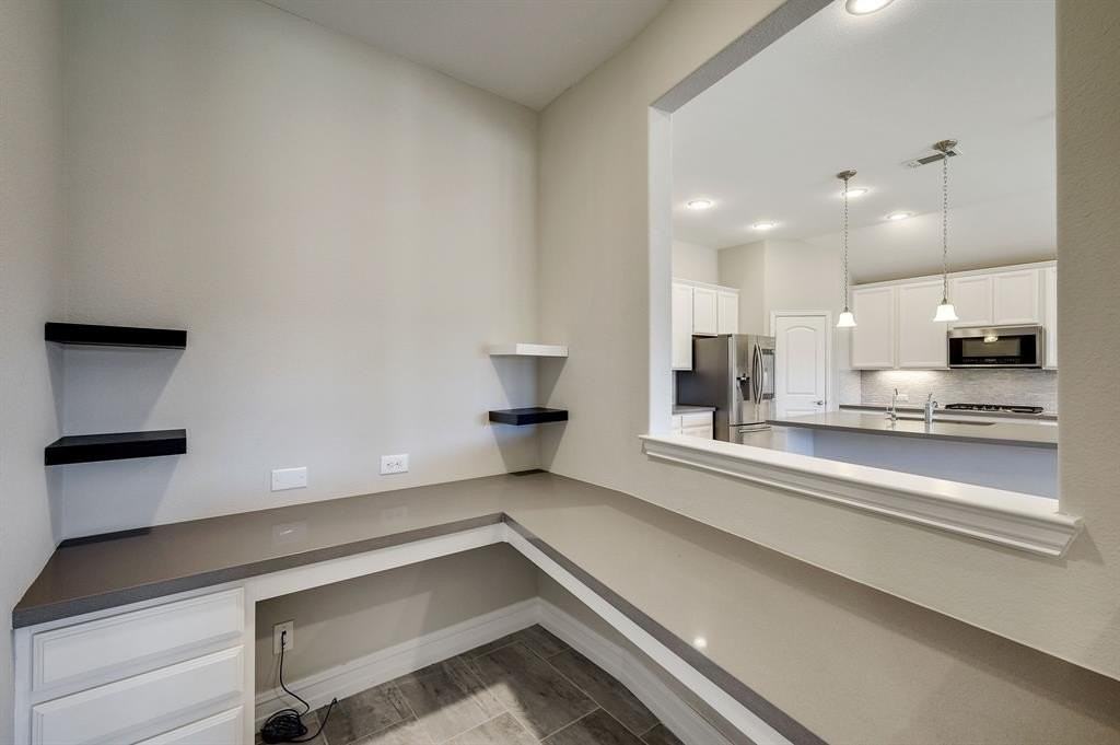 2213 Olivia Ln - Photo 6 of 12