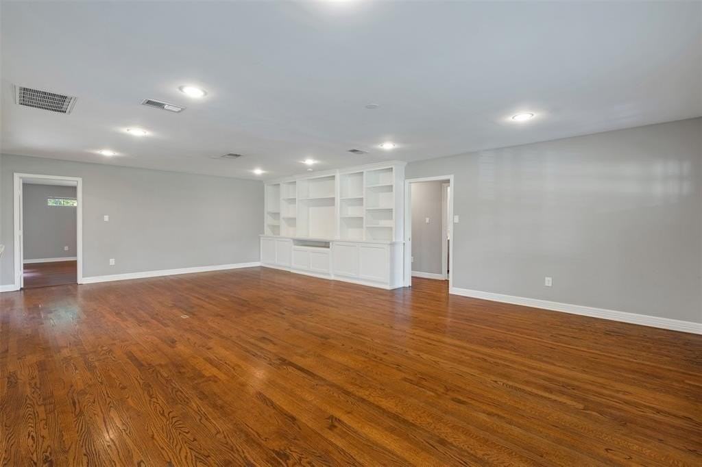 4628 Surf Dr - Photo 6 of 28