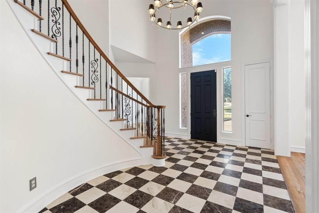 1413 Brighton Ct - Photo 4 of 40