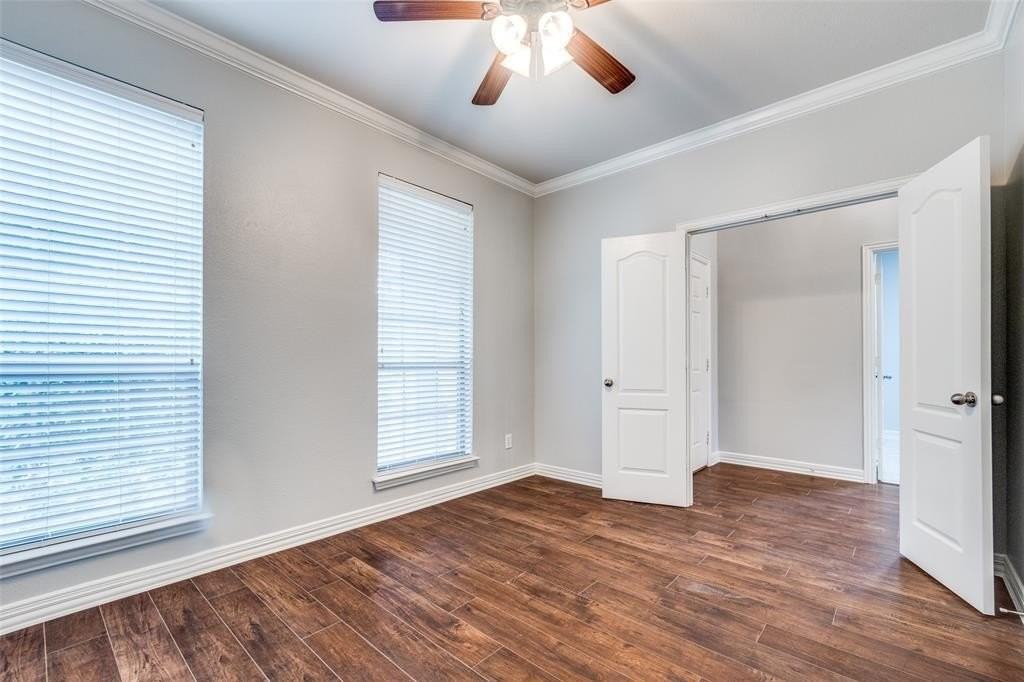 1441 Meadows Ave - Photo 2 of 21