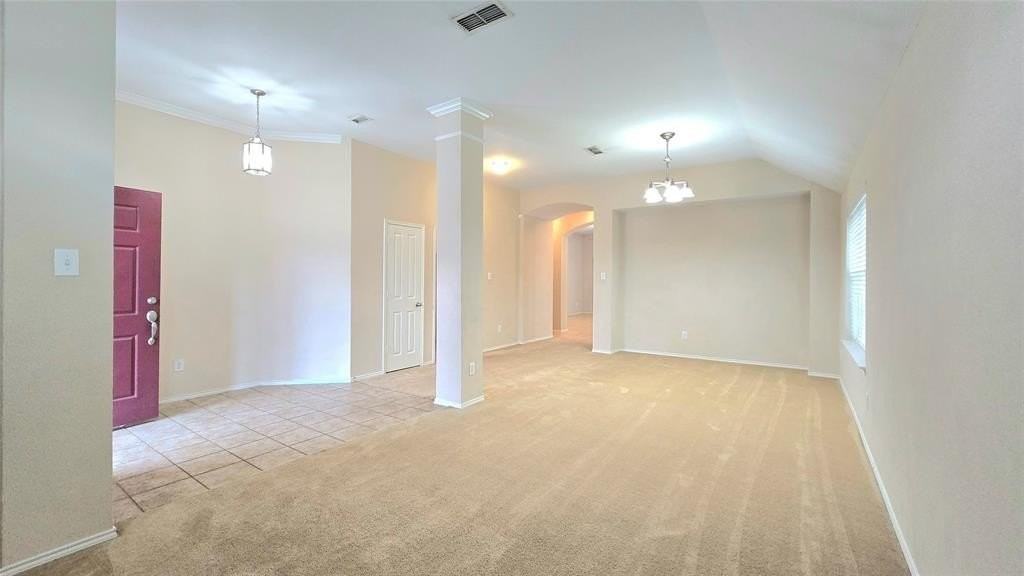 4255 Fall Creek Dr - Photo 4 of 32