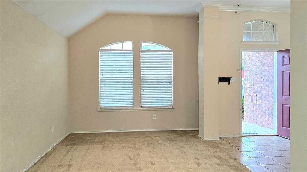 4255 Fall Creek Dr - Photo 5 of 32