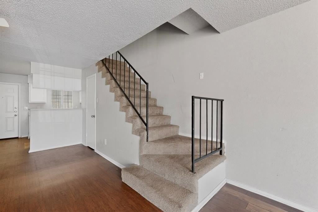 9467 Olde Towne Row - Photo 3 of 26