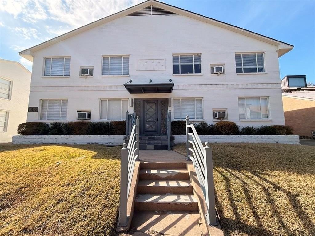 4115 Douglas Ave #203