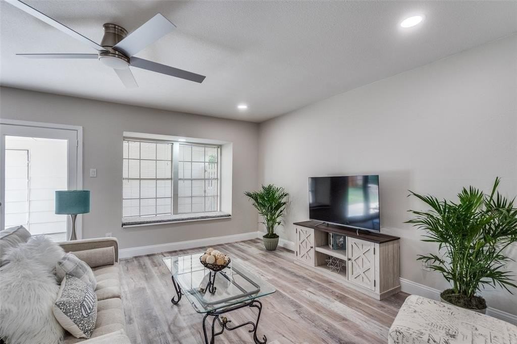 2119 Quail Run - Photo 4 of 38
