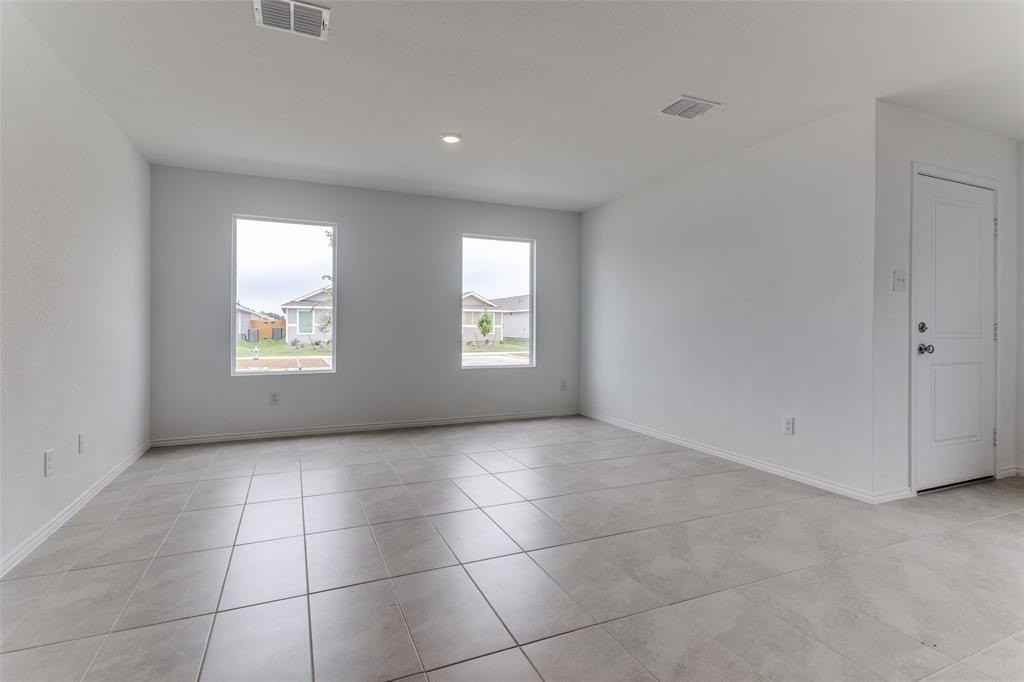 127 Sunflower St - Photo 4 of 21
