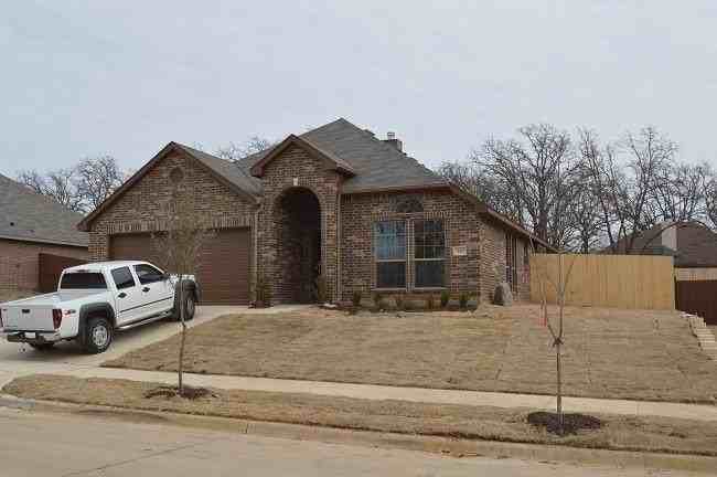 320 Springtree St - Photo 2 of 18