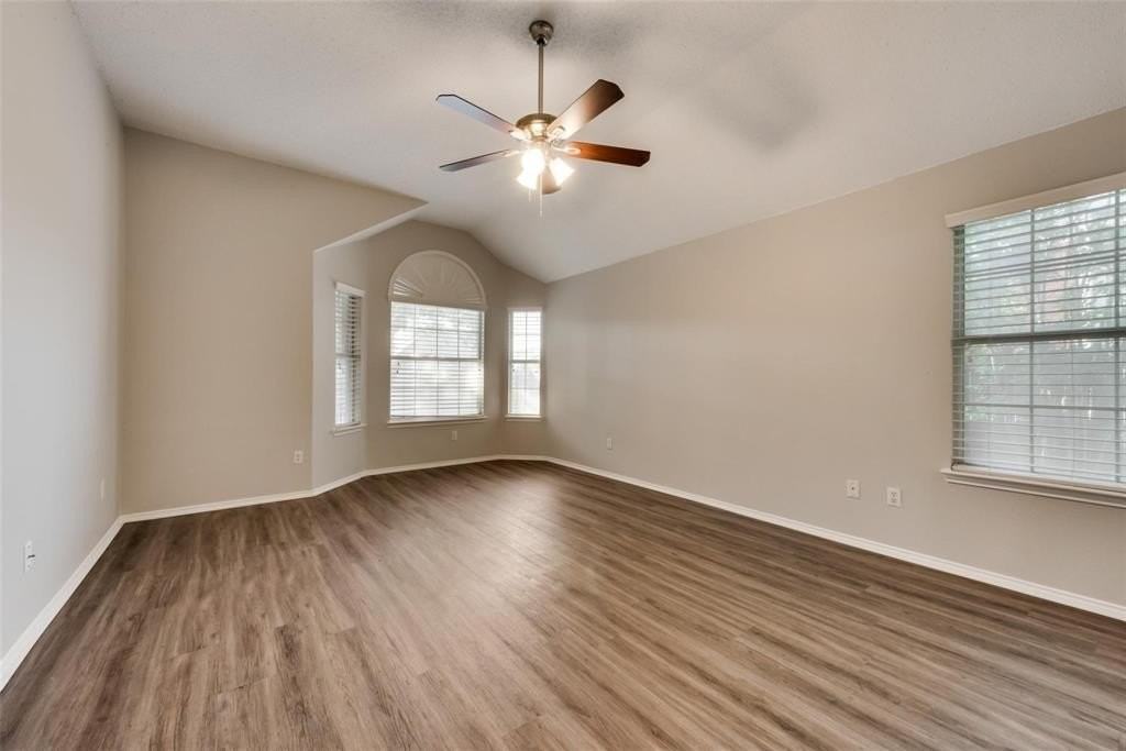 806 Ashley Ln - Photo 5 of 17