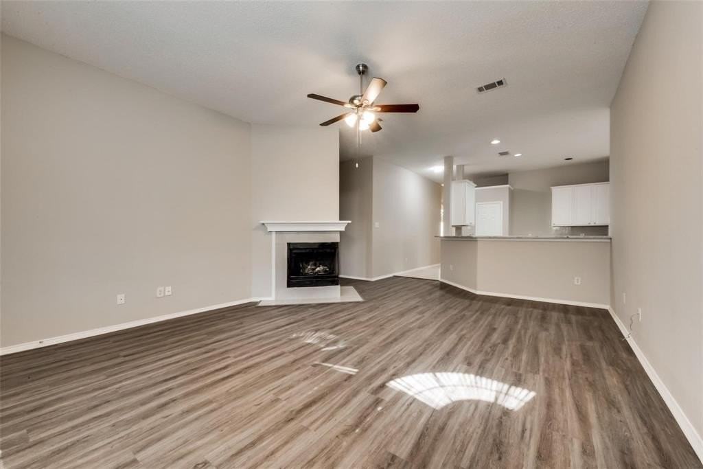806 Ashley Ln - Photo 6 of 17