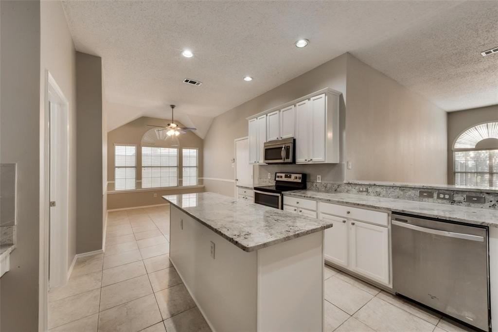 806 Ashley Ln - Photo 7 of 17