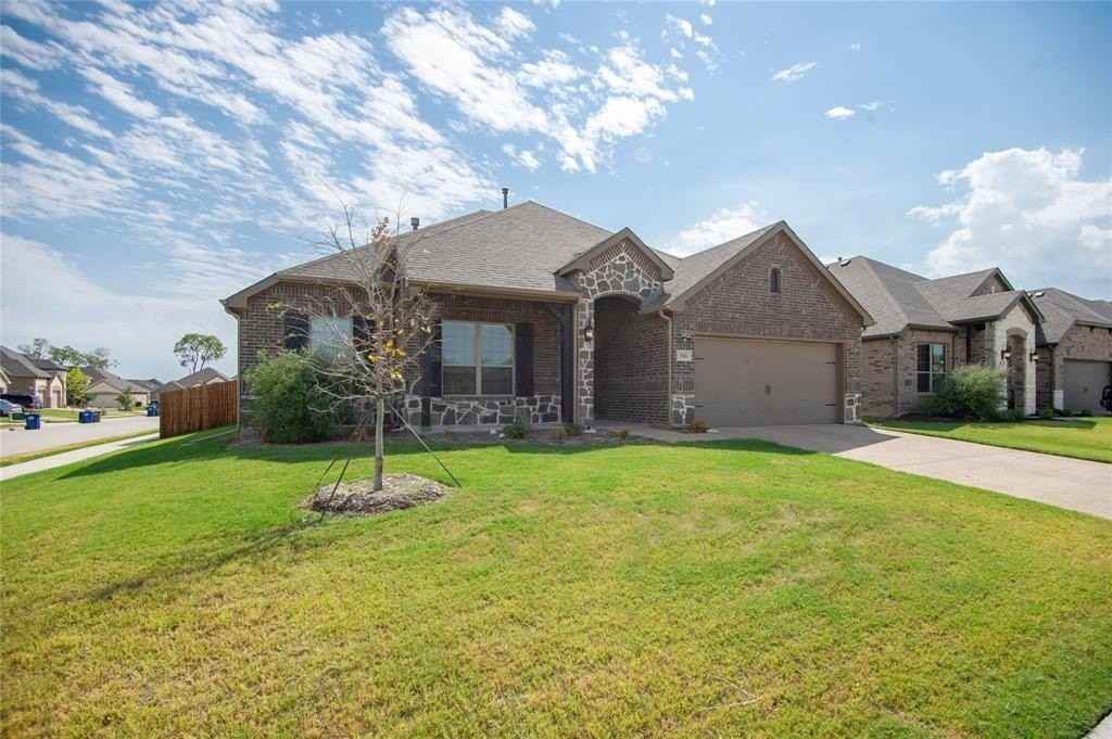 2904 Diamondback Dr - Photo 2 of 20